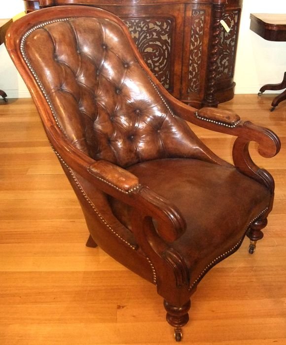 colonial arm chairs